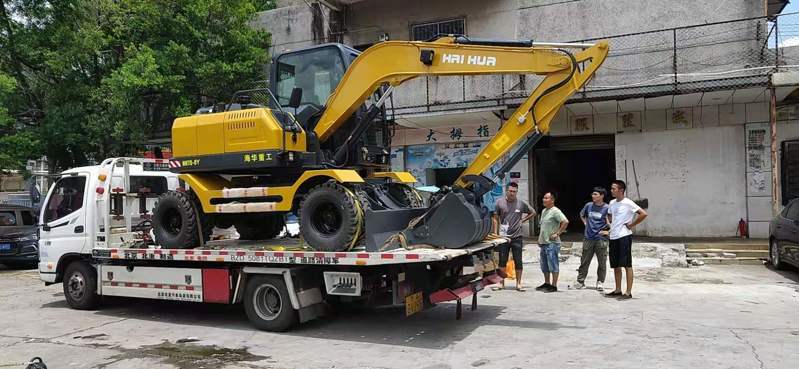 怎么判斷轎車托運物流公司哪家好？拖車收費標(biāo)準(zhǔn)價格表